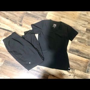 Black barco one scrub set
